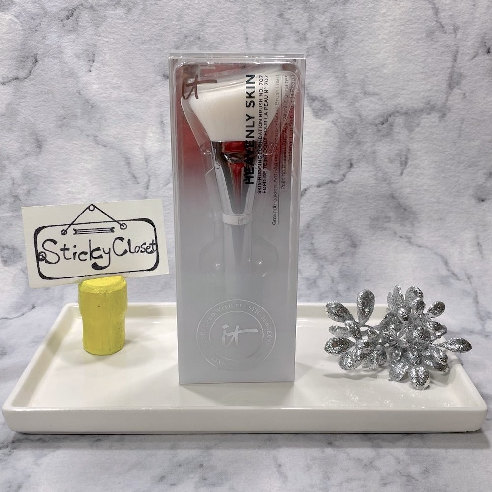 IT Cosmetics Heavenly Skin Skin,Hugging Foundation Brush#707,Full Size,Boxed-NEW